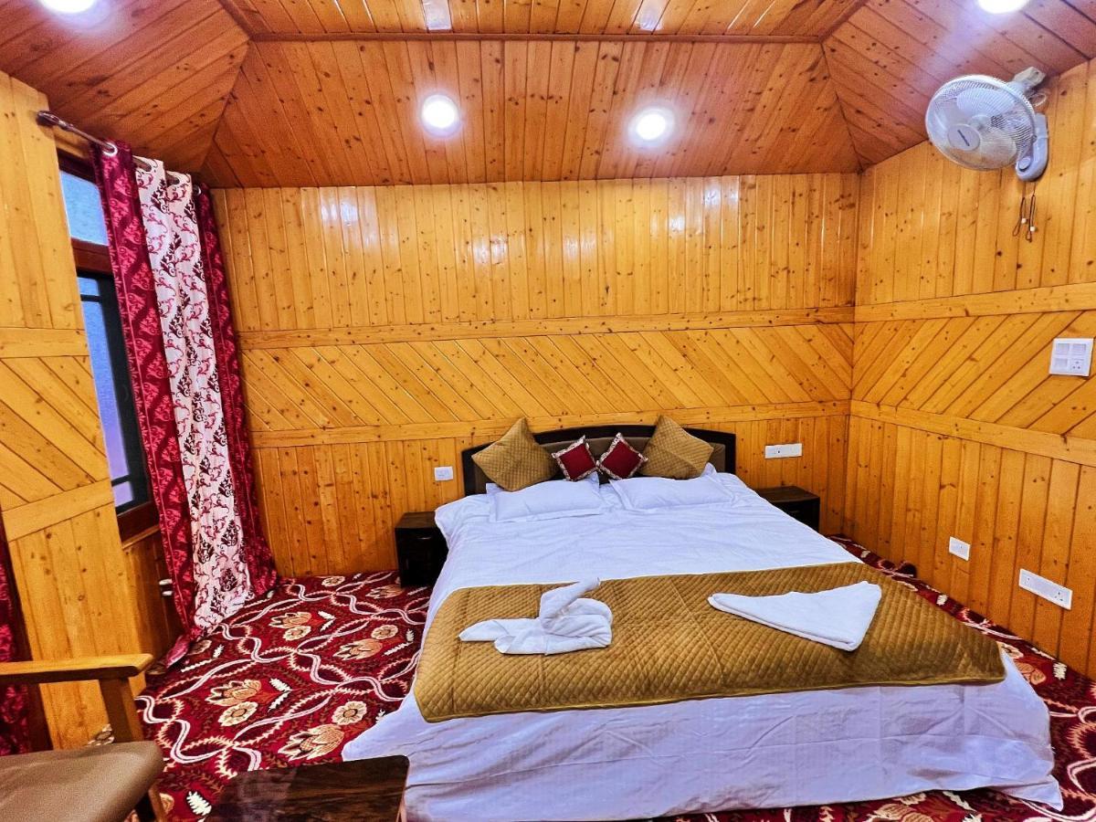 Roseline Inn Srīnagar Esterno foto