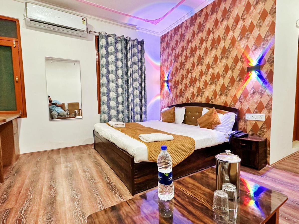 Roseline Inn Srīnagar Esterno foto
