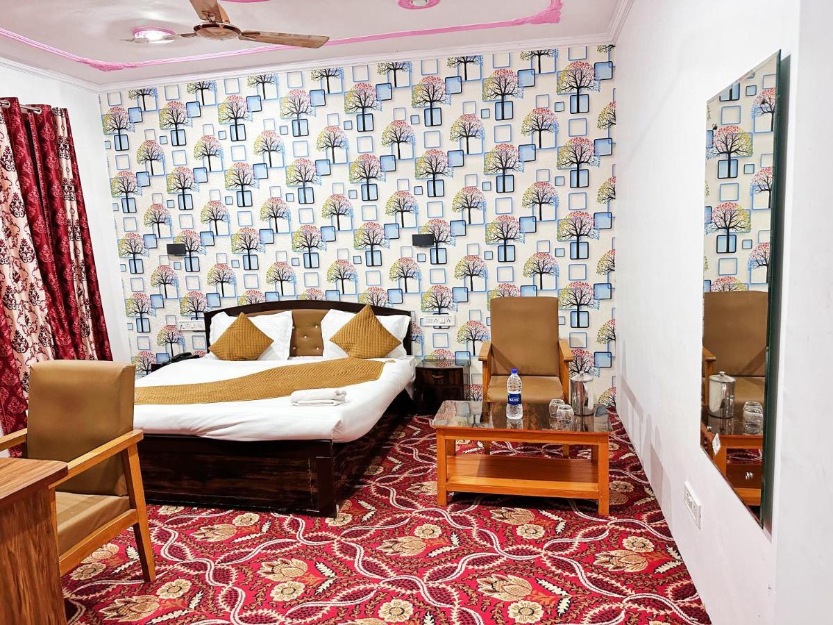 Roseline Inn Srīnagar Esterno foto