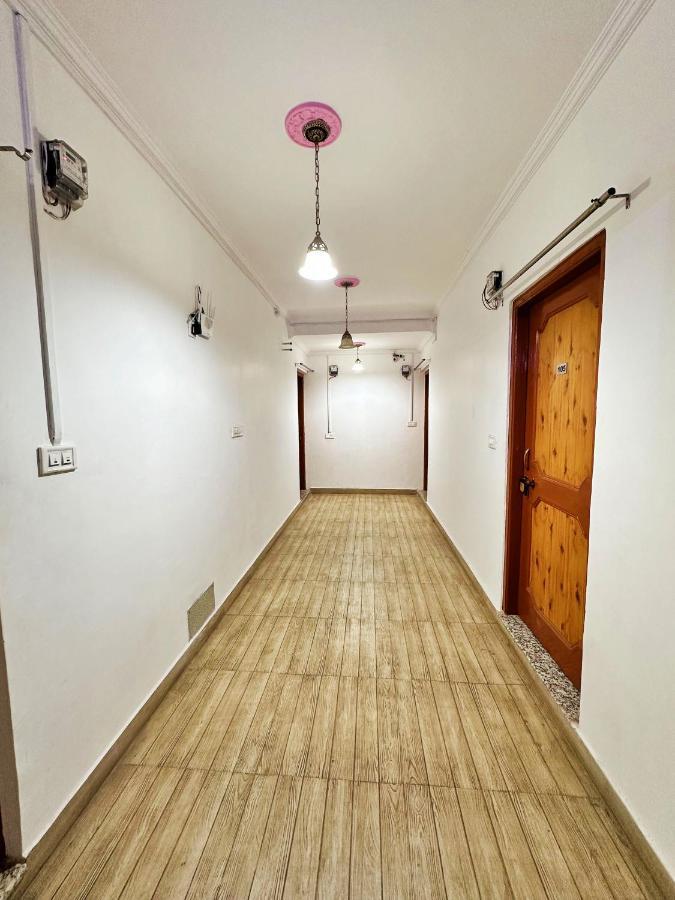 Roseline Inn Srīnagar Esterno foto