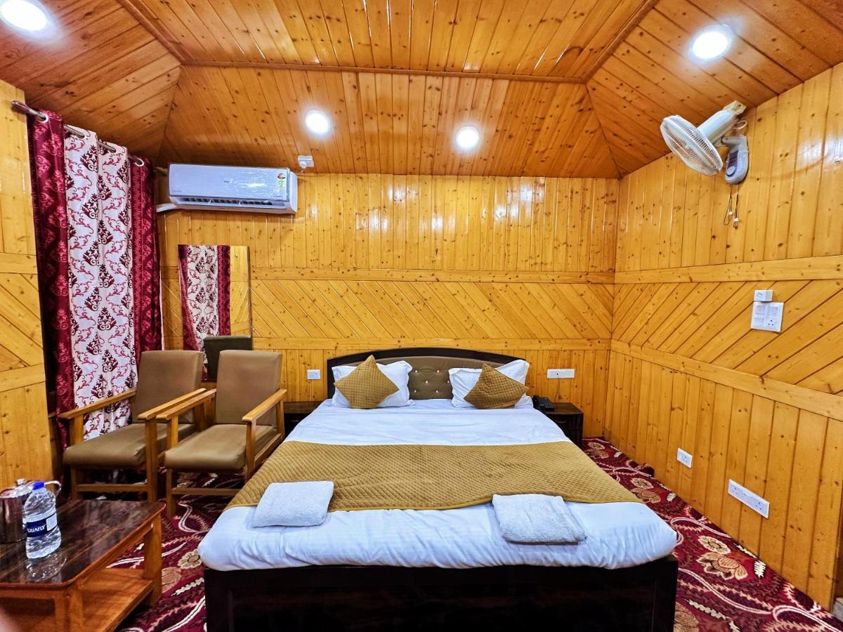 Roseline Inn Srīnagar Esterno foto