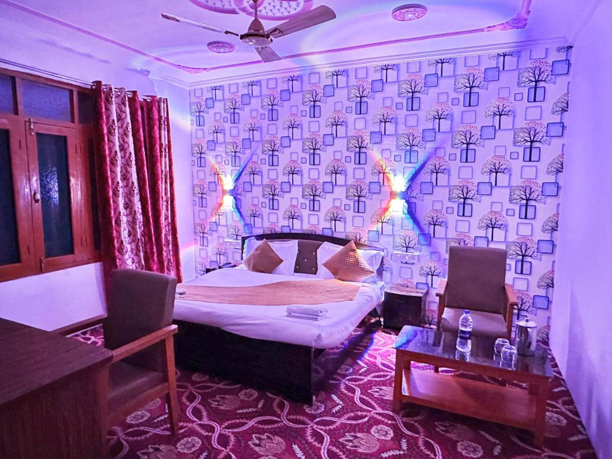 Roseline Inn Srīnagar Esterno foto