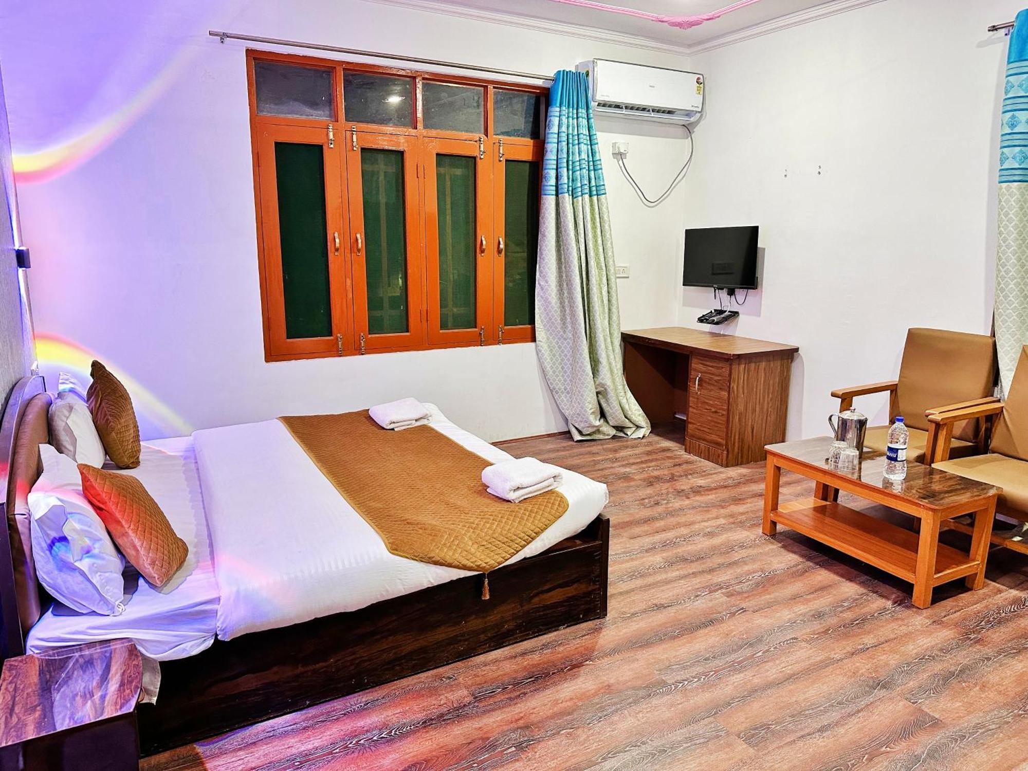 Roseline Inn Srīnagar Esterno foto