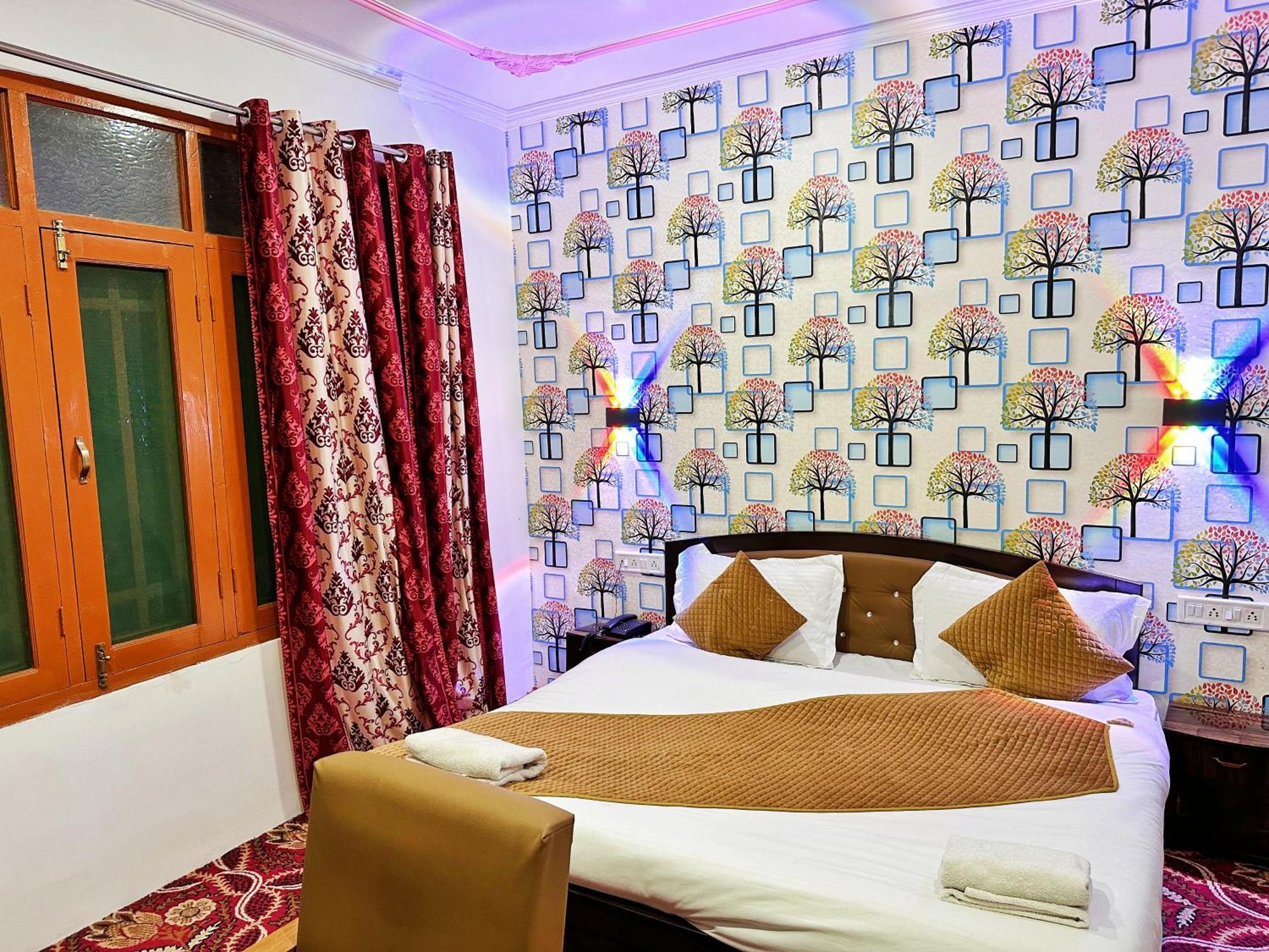 Roseline Inn Srīnagar Esterno foto