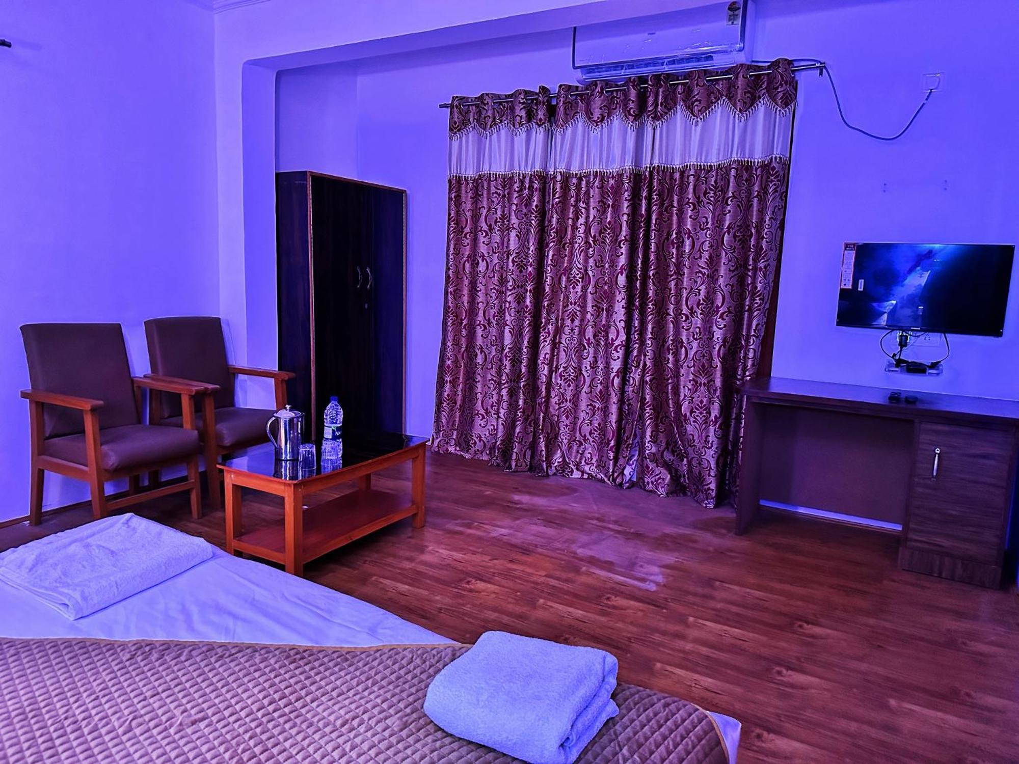 Roseline Inn Srīnagar Esterno foto