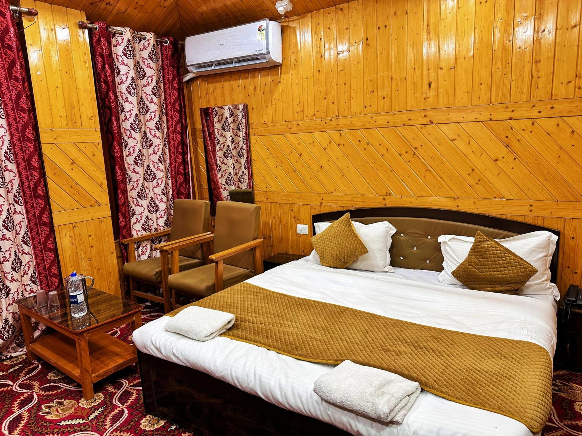 Roseline Inn Srīnagar Esterno foto